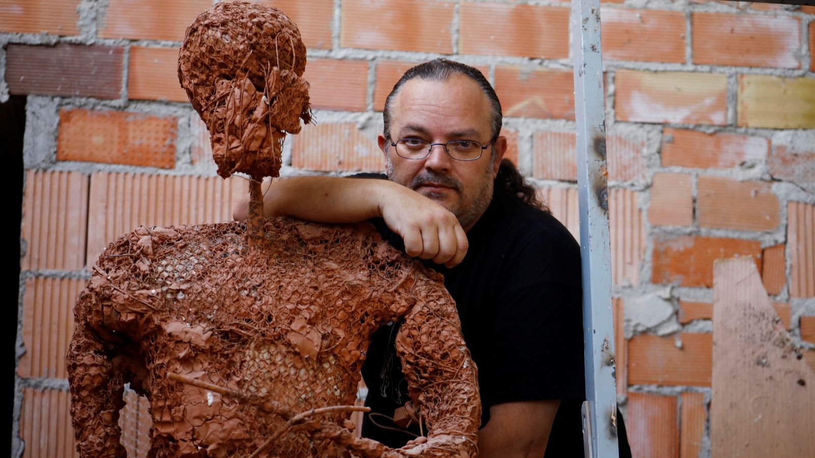 José María Serrano, con uno de sus modelados.