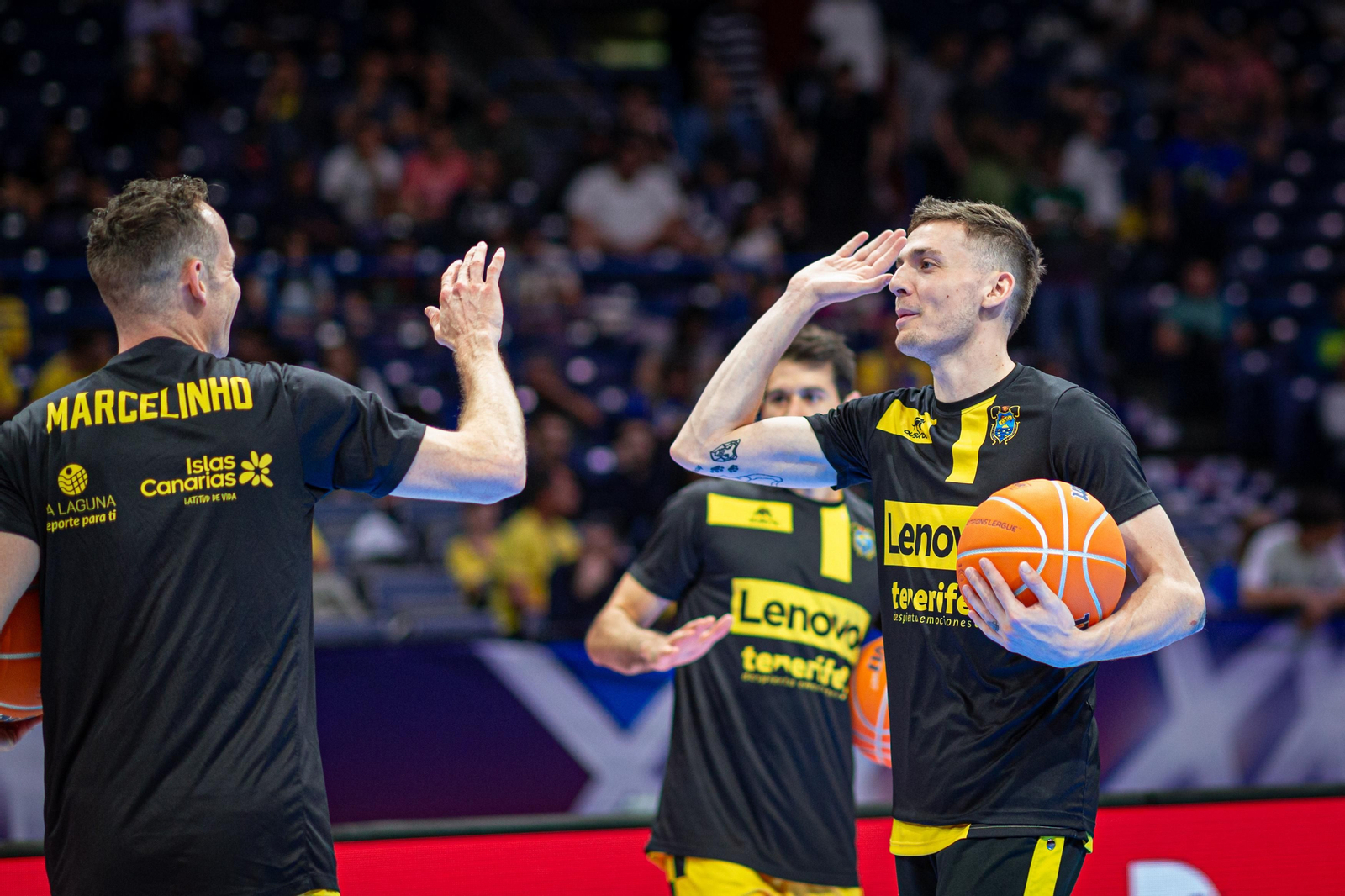 Las fotos de la final de la BCL entre Lenovo Tenerife y Unicaja Baloncesto