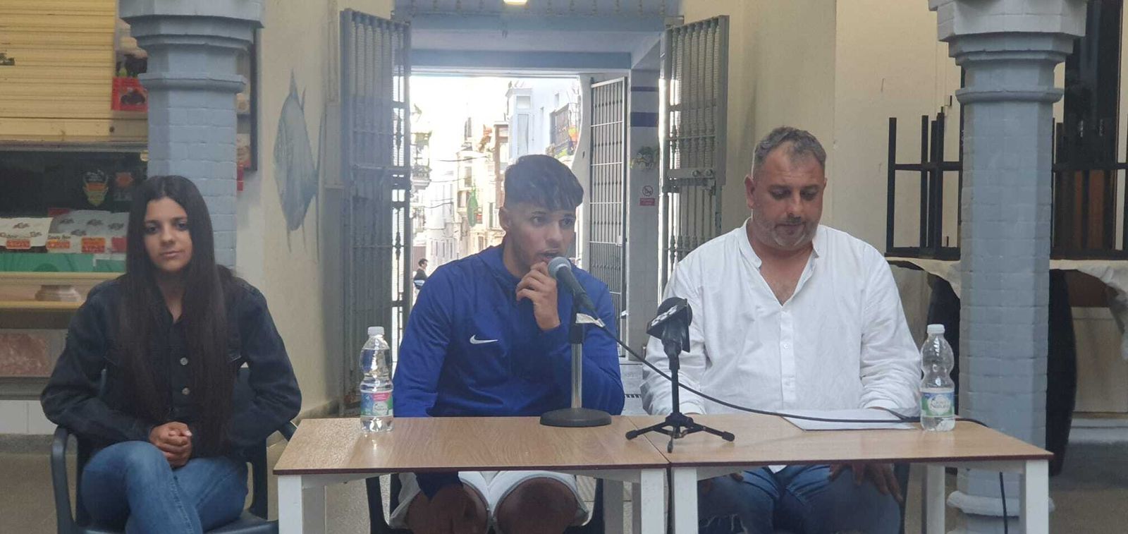 Lucía, Adri y Diego Galindo, en la despedida de este último