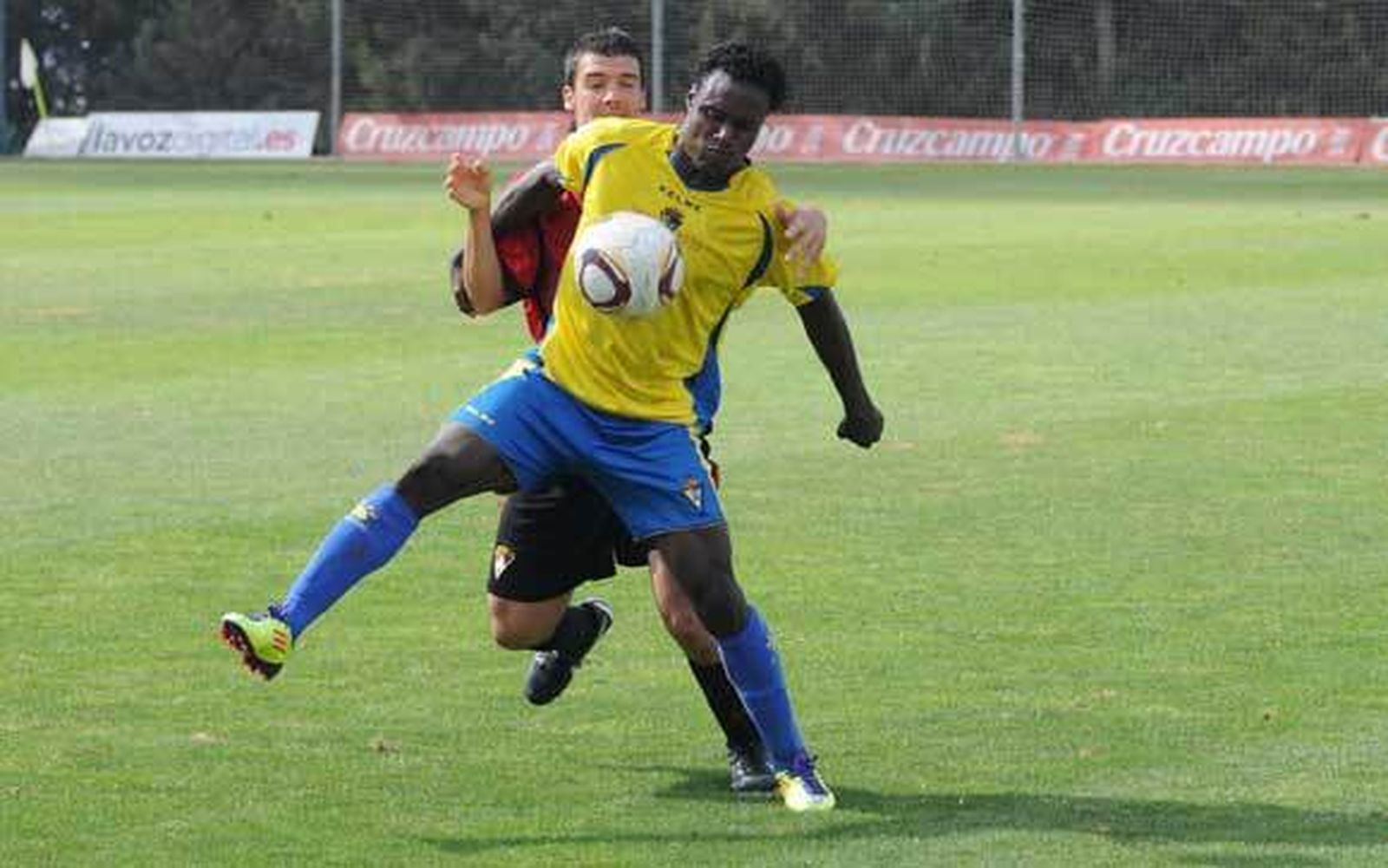 Wilson Cuero completa la delantera