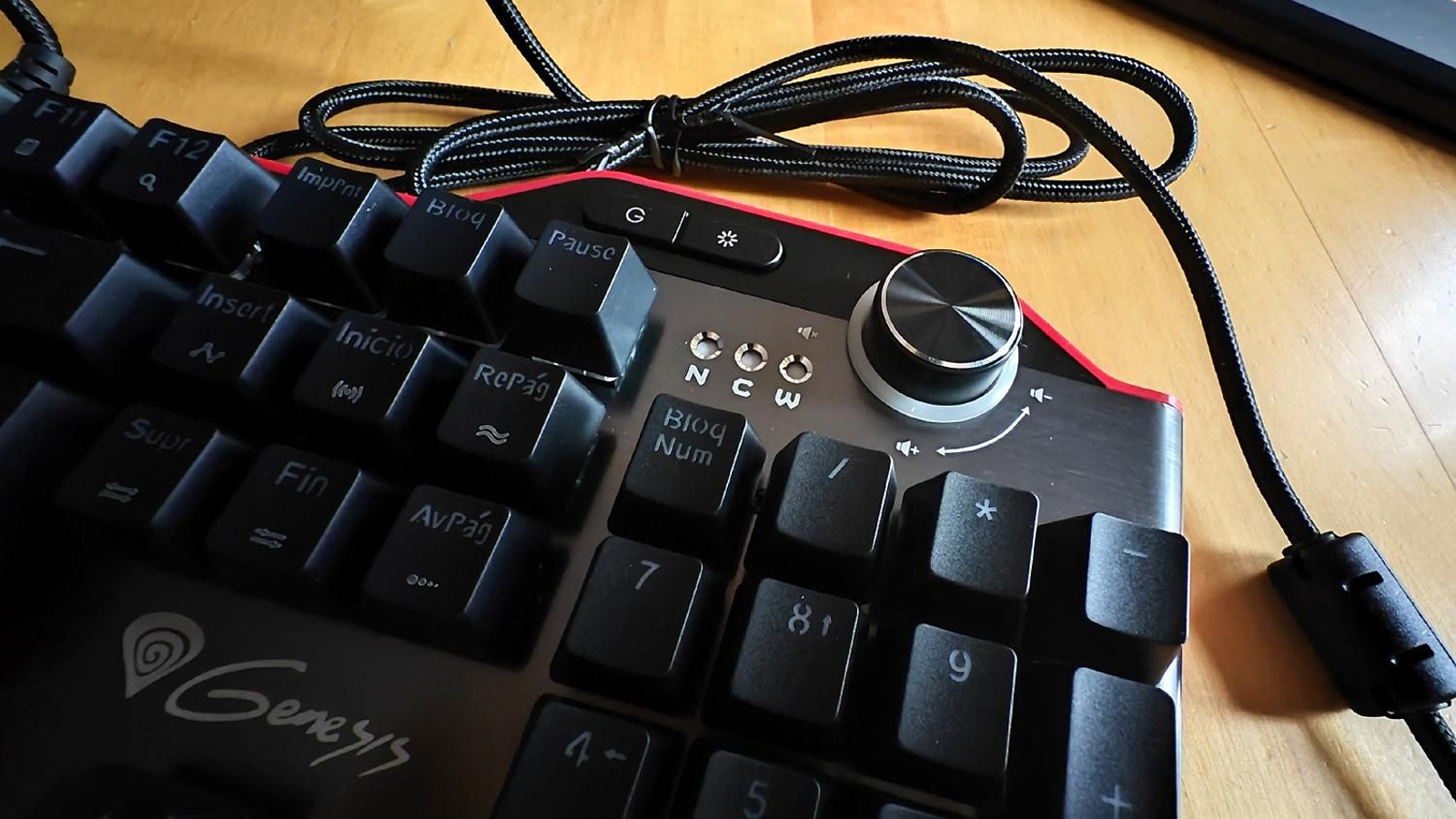 Teclado gaming Genesis RX85 RGB