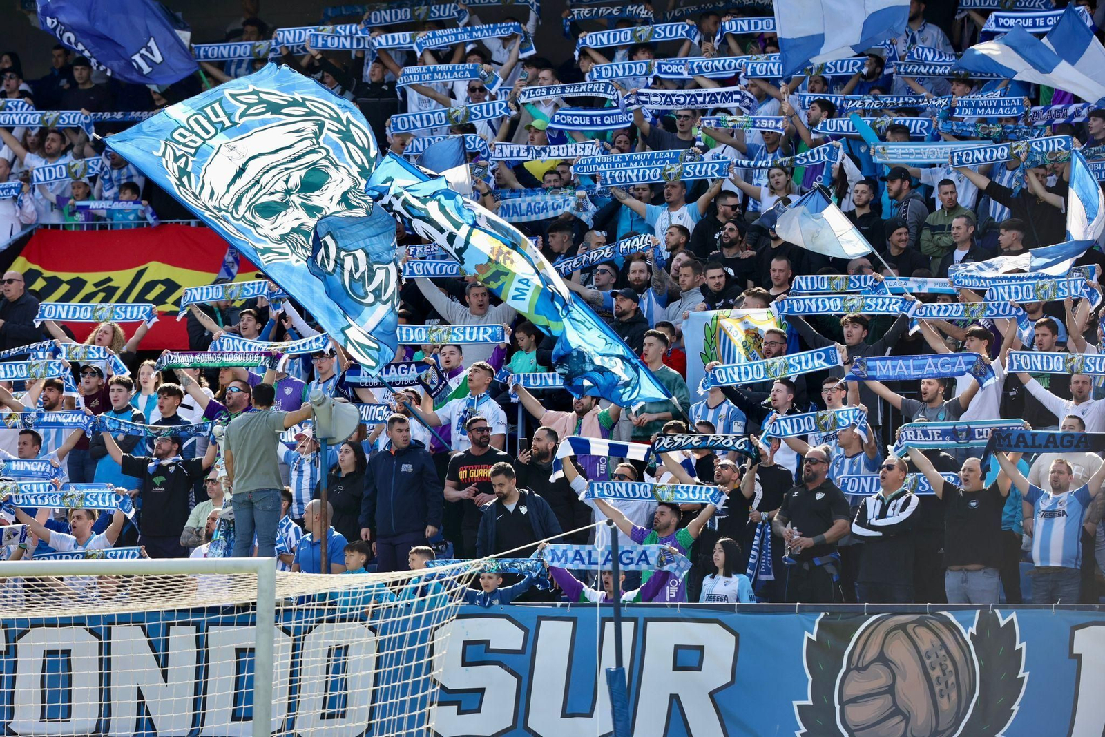 Búscate en las gradas de La Rosaleda en el Málaga CF - Recreativo de Huelva