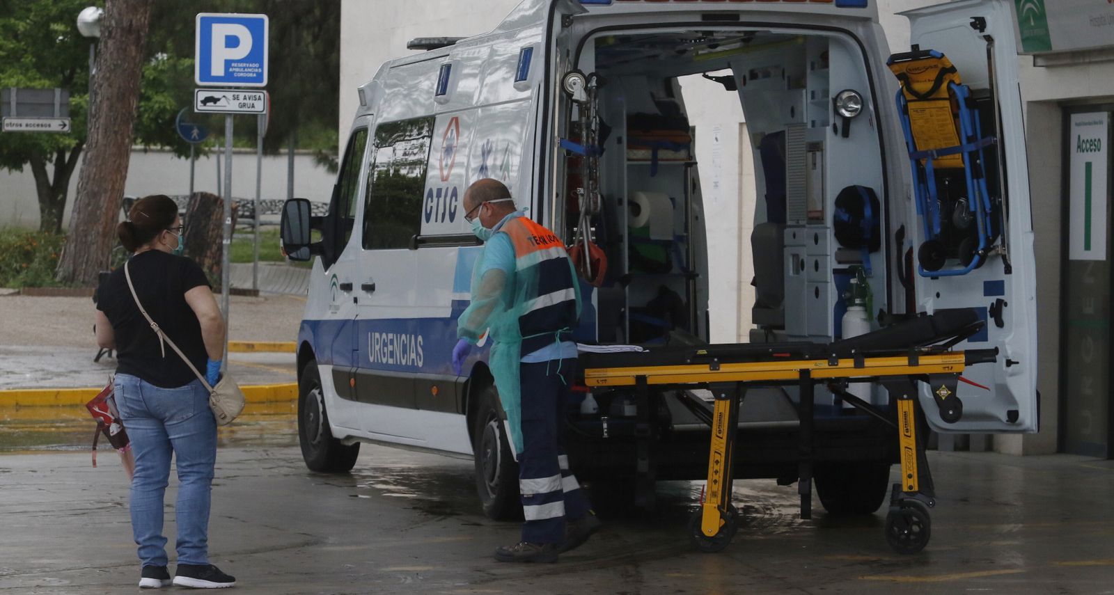 Una ambulancia en el hospital.