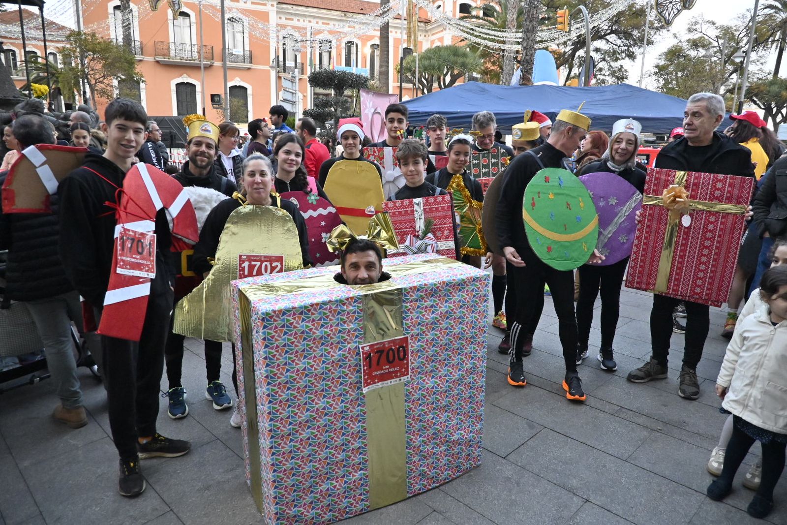Búscate en las mejores fotografías de la San Silvestre de Huelva 2025