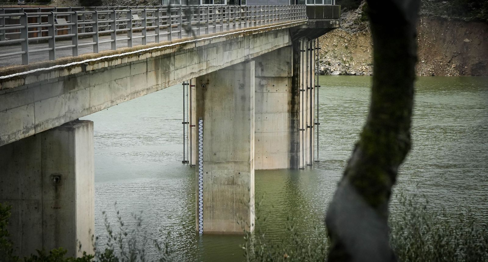 Imágenes del estado actual de los embalses de los Hurones, Guadalcacín y Bornos