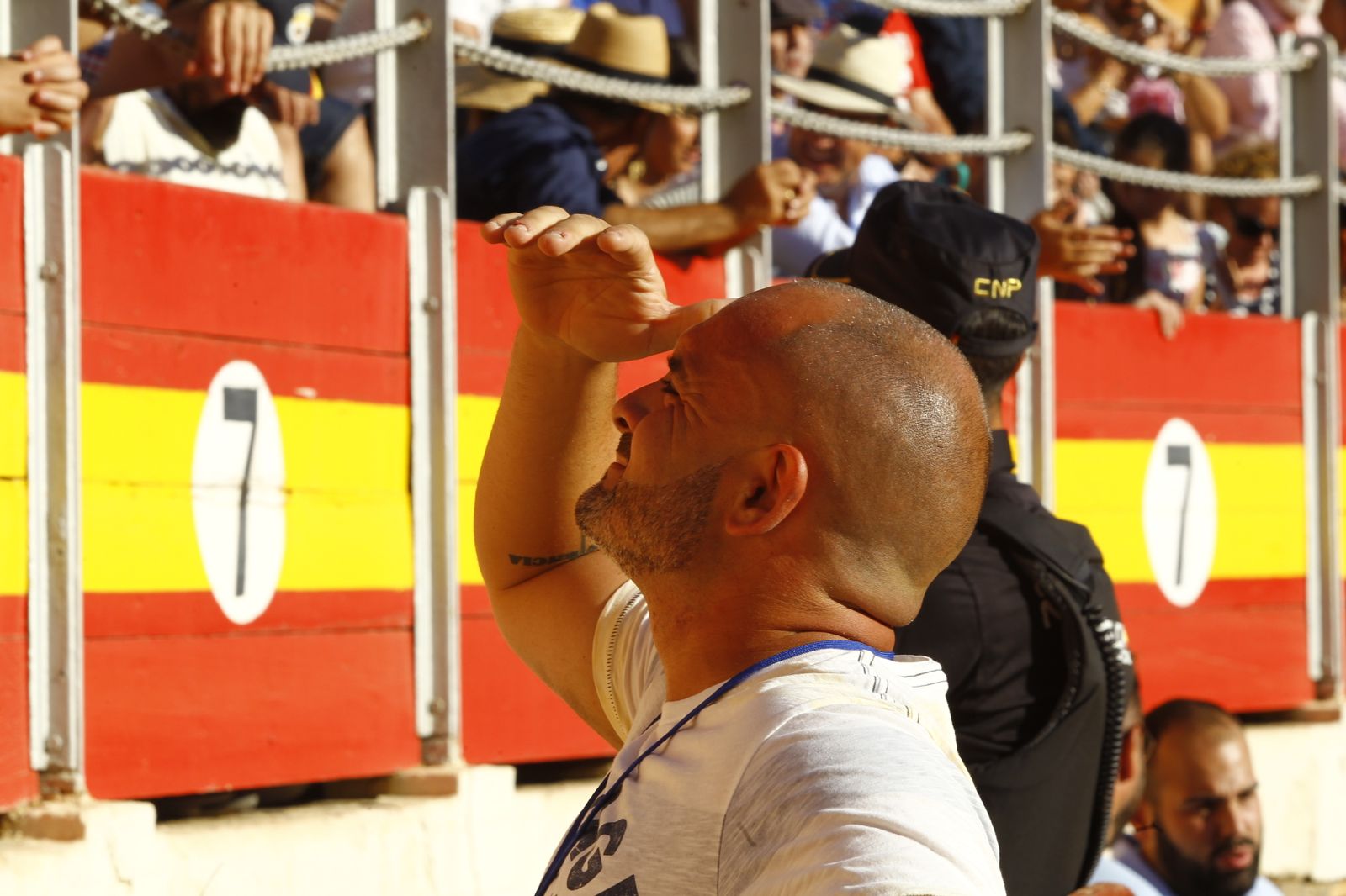 Imágenes del ambiente de la corrida de toros de la Feria de Almería