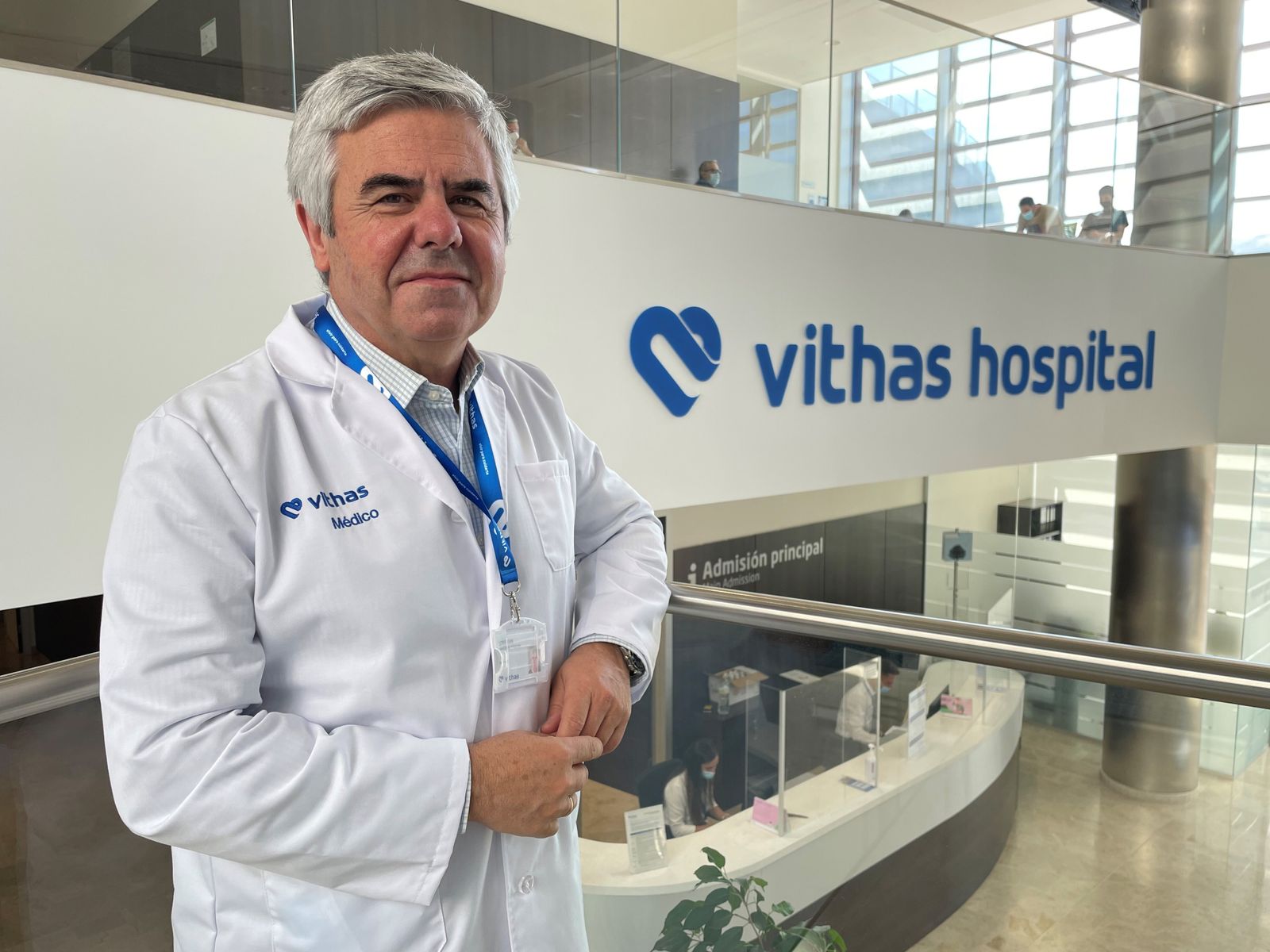 El doctor José Luis Salcedo, gerente del Hospital Vithas Granada sabe que este reconocimiento es gracias al trabajo en equipo.