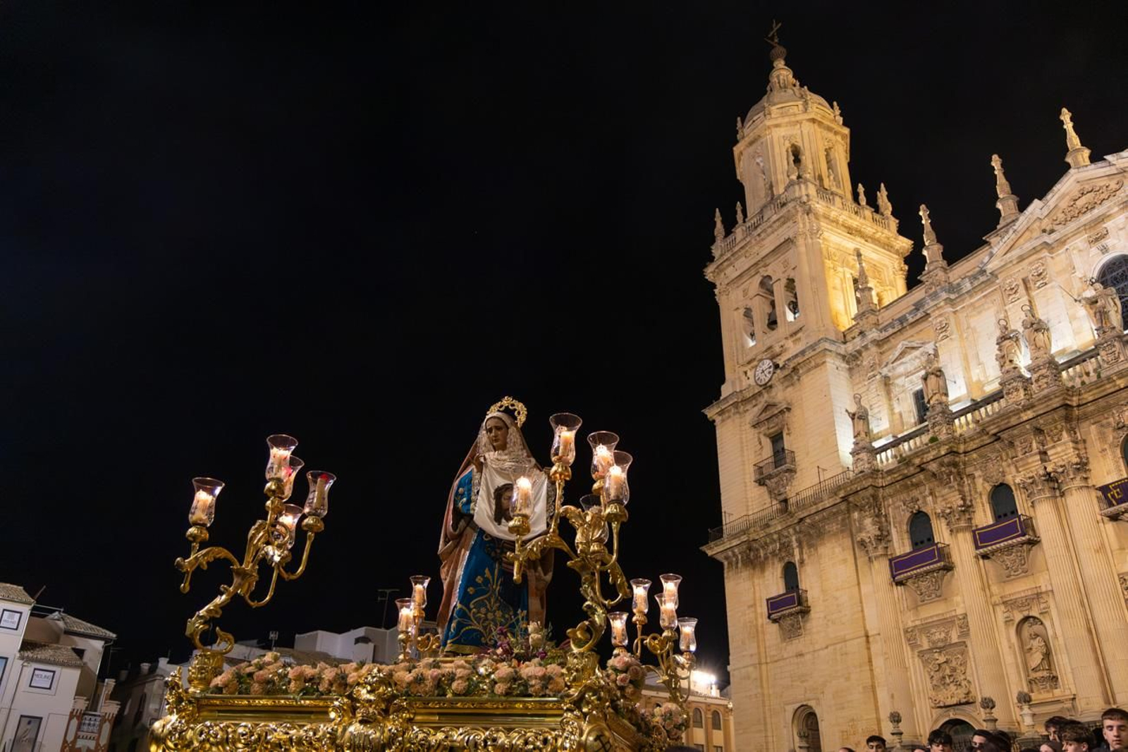 Los jiennenses acuden un año más al encuentro de Nuestro Padre Jesús