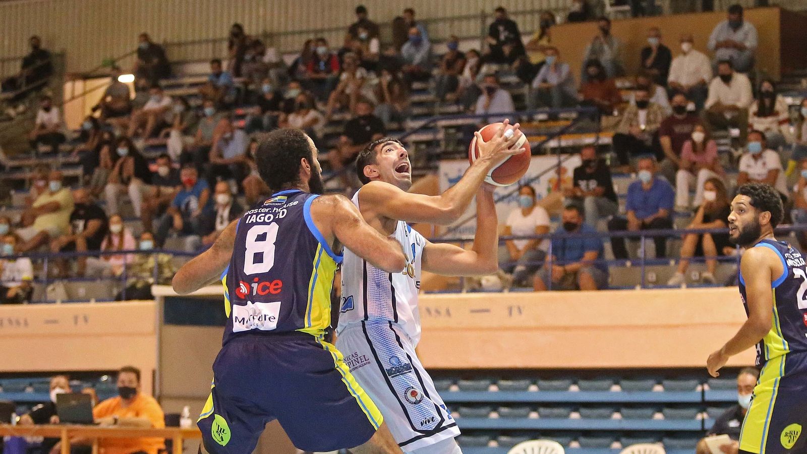 Las mejores fotos del UDEA - ULB de la Copa Diputación