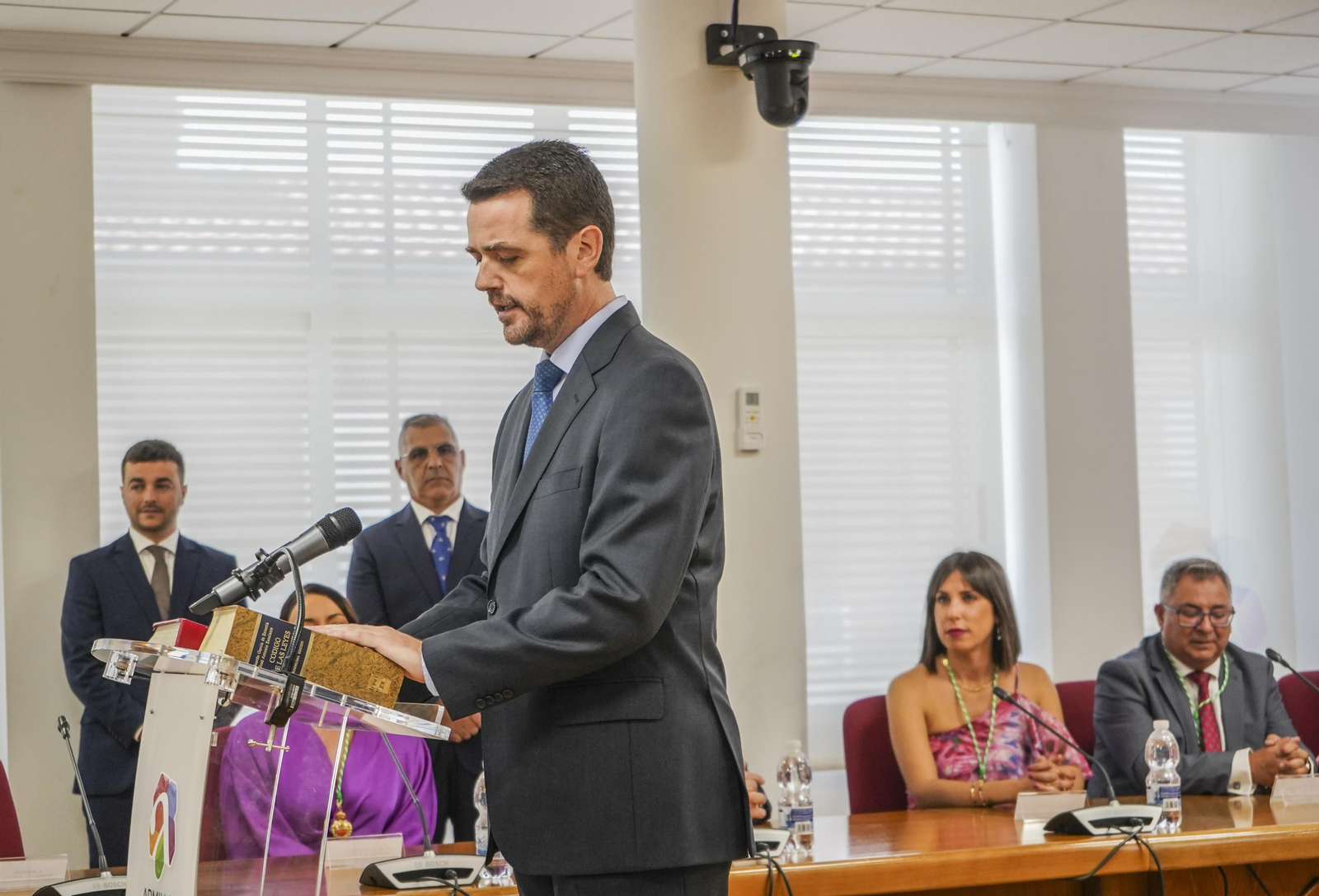 La constitución de los Ayuntamientos de Granada, en imágenes