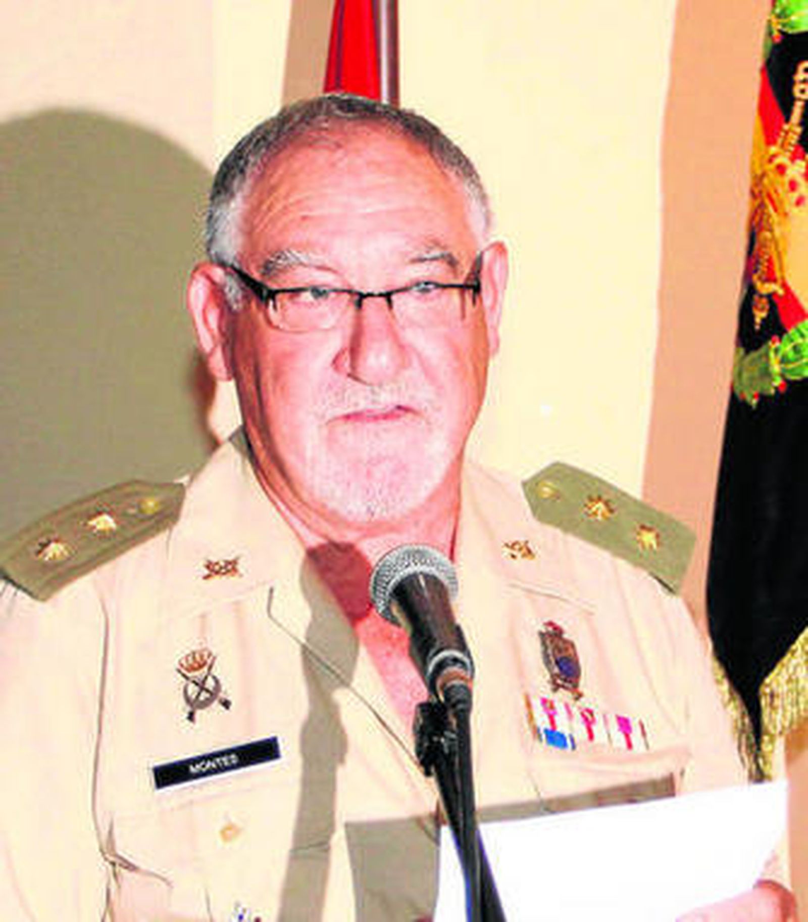 Teniente coronel Manuel Montes, presidente de la hermandad.