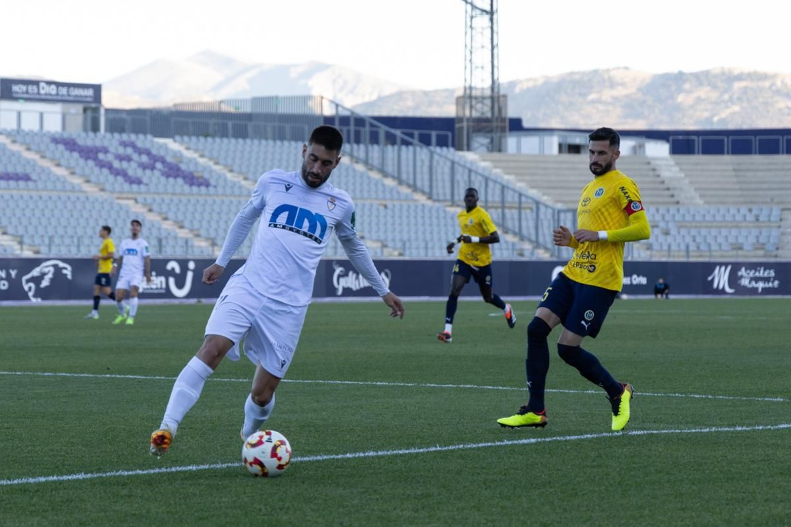 La euforia de la victoria in extremis del Real Jaén ante el Marbellí, en imágenes