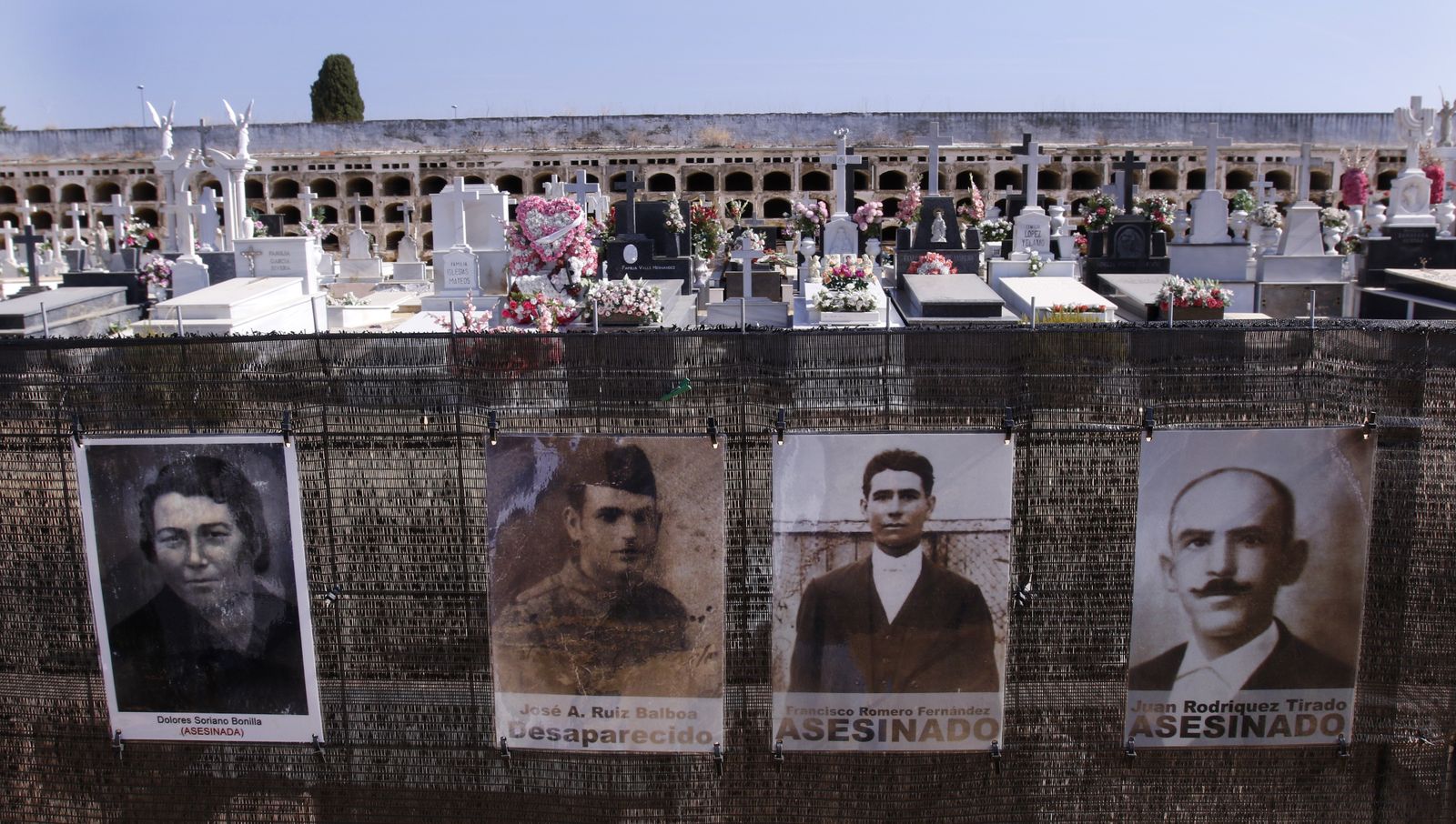 Visita a la fosa de Pico Reja