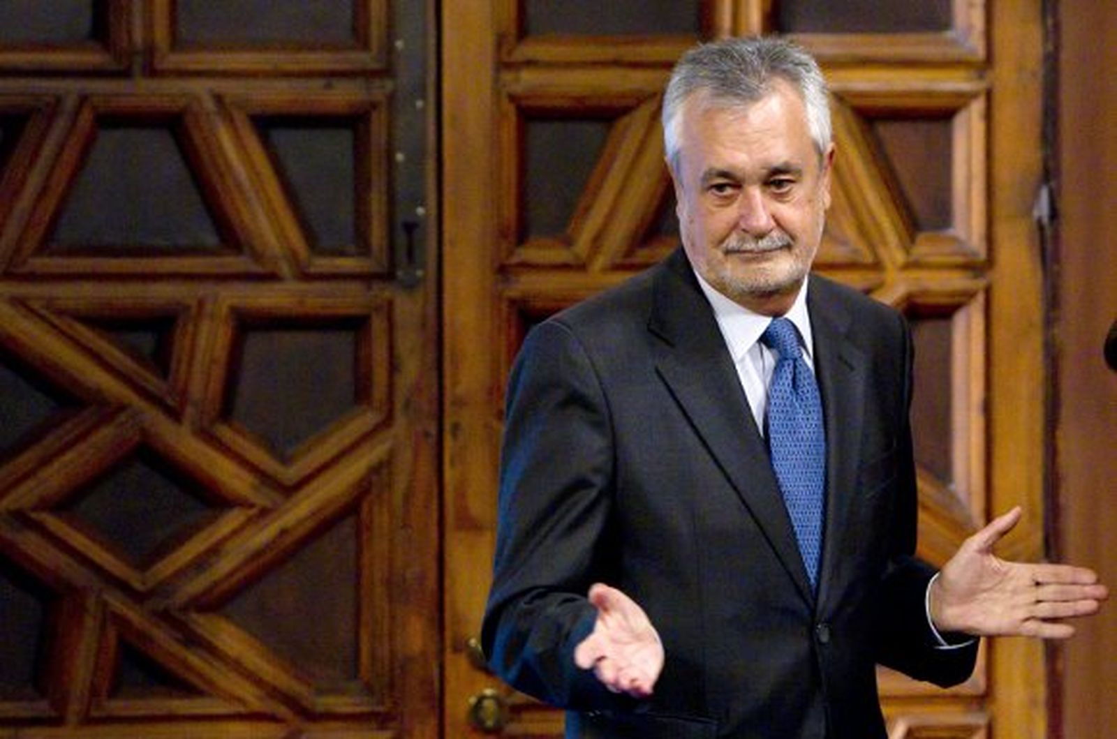 Griñán garantiza que los presupuestos andaluces de 2012 no afectarán al gasto social