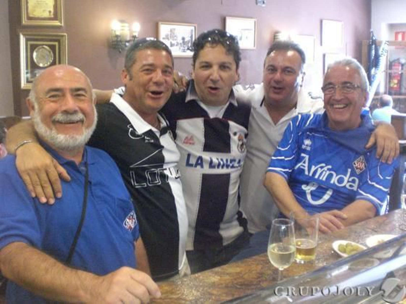 Los albinegros no defraudaron a su afición tras conseguir un 2-1.

Foto: Paco Guerrero/Lectores