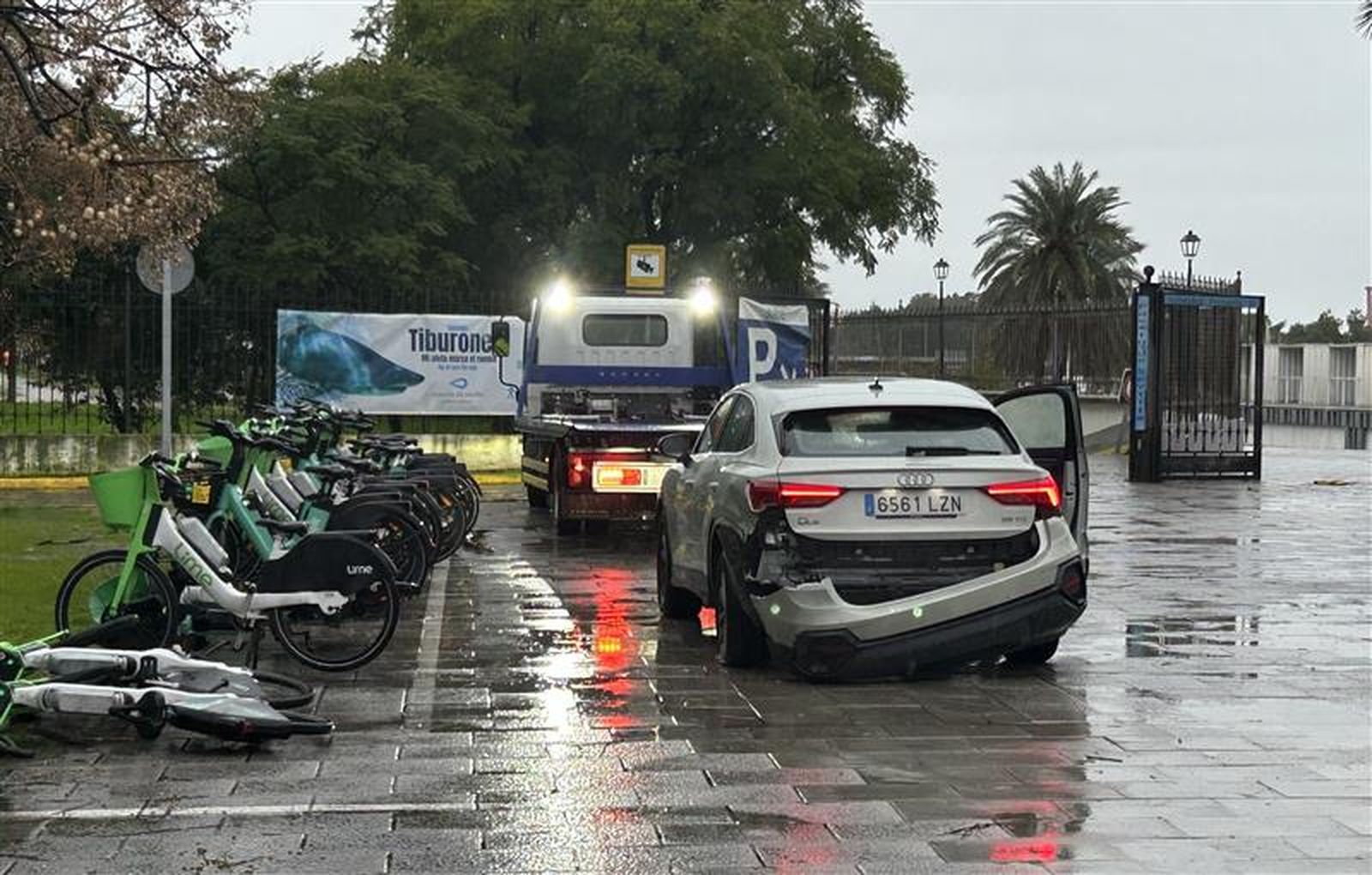 Accidente en la Glorieta de los Marineros en Sevilla