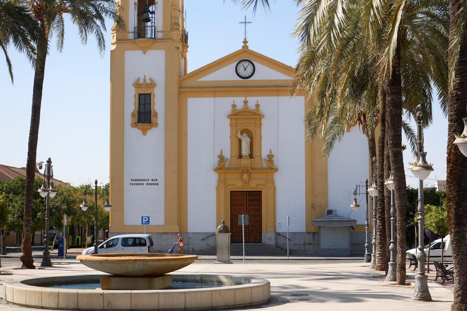 Un paseo en imágenes por el barrio cordobés de Cañero en un día de verano