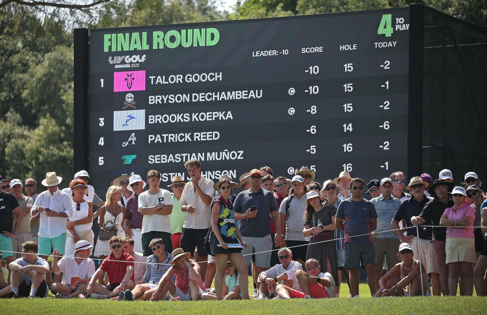 Ambiente durante la  jornada final del LIV Golf Andalucía 2023 en Valderrama