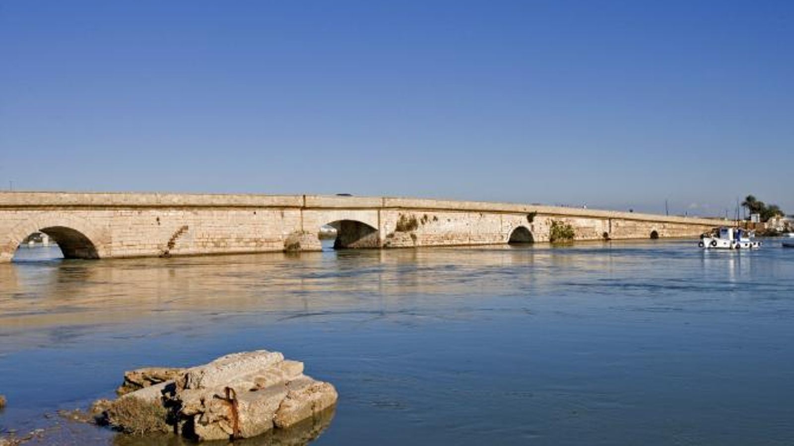 Puente Suazo y fortificaciones anexas