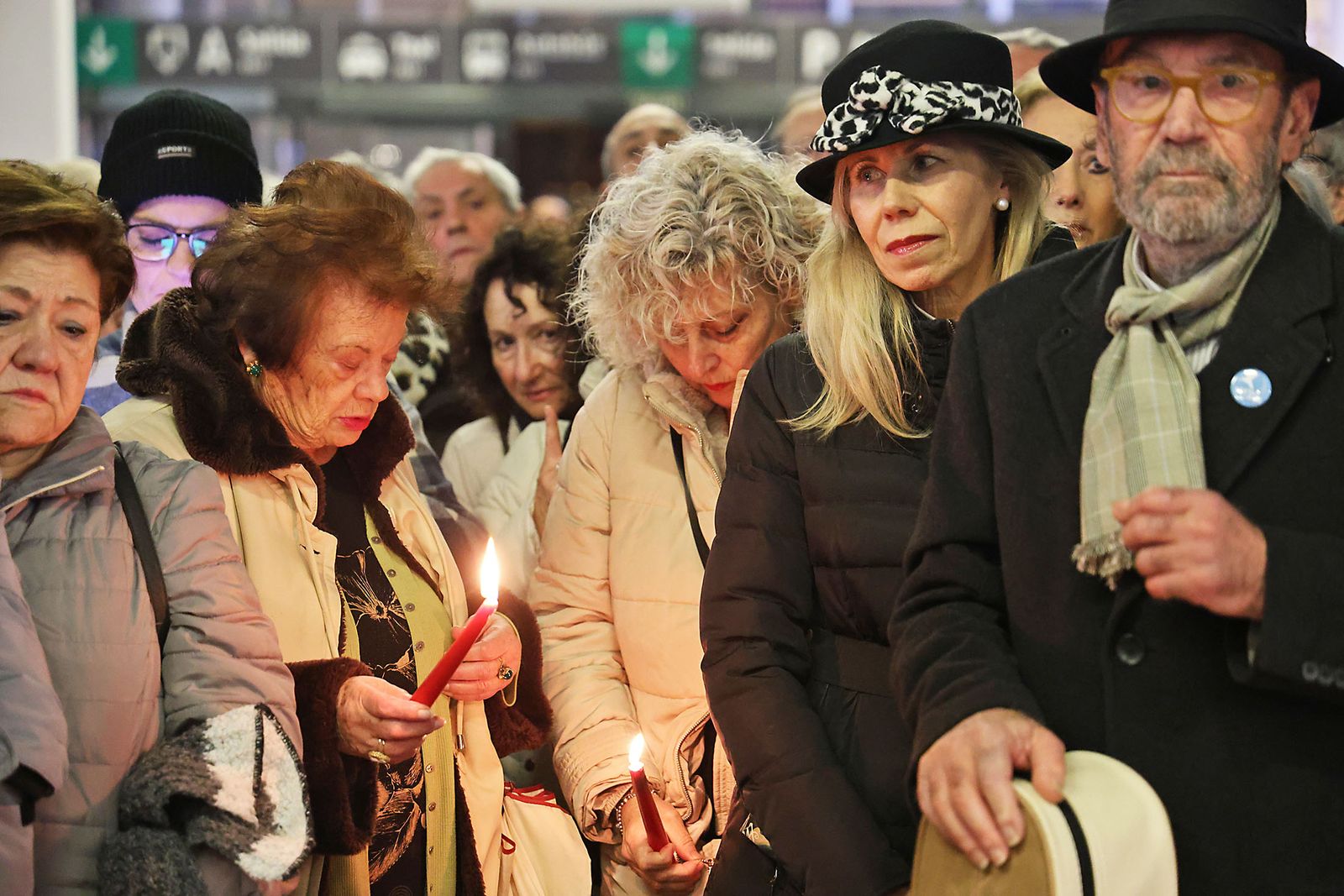 Las fotografías de la vigilia por los fallecidos en el accidente de tren  de Adamuz