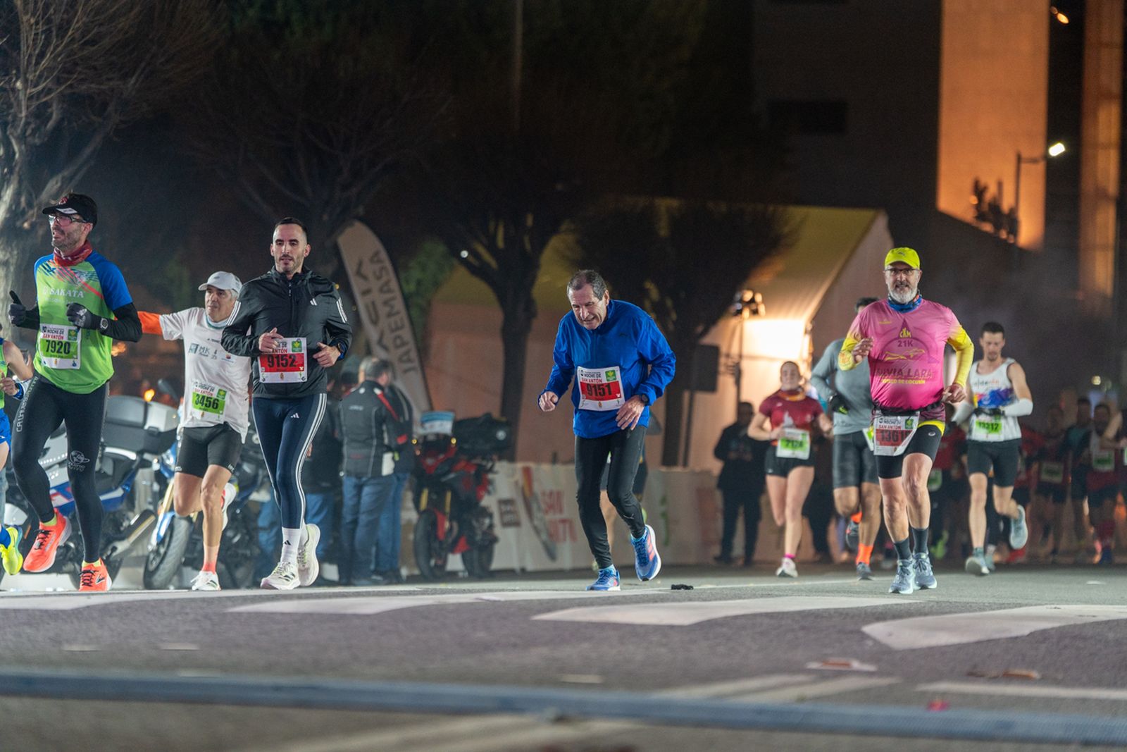 En imágenes: búscate en tu llegada a meta de la Carrera de San Antón 2026 (7)