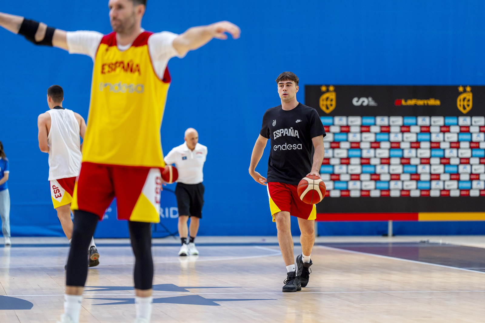 España vuelve a trabajar en Madrid con Alberto Díaz y Yankuba Sima España vuelve a trabajar en Madrid con Alberto Díaz y Yankuba Sima