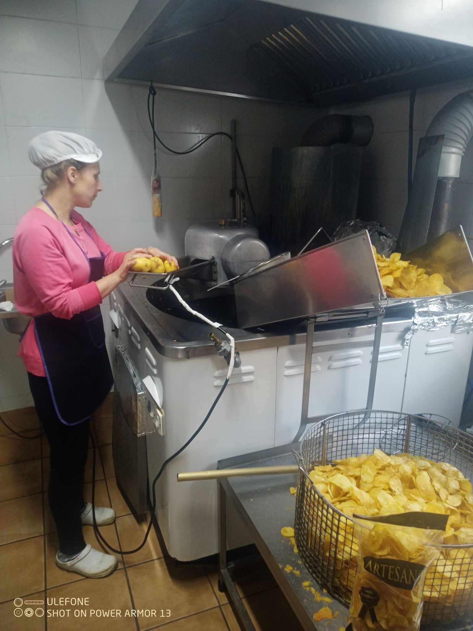 Proceso de fritura de las patatas de Artesanos Tíjola