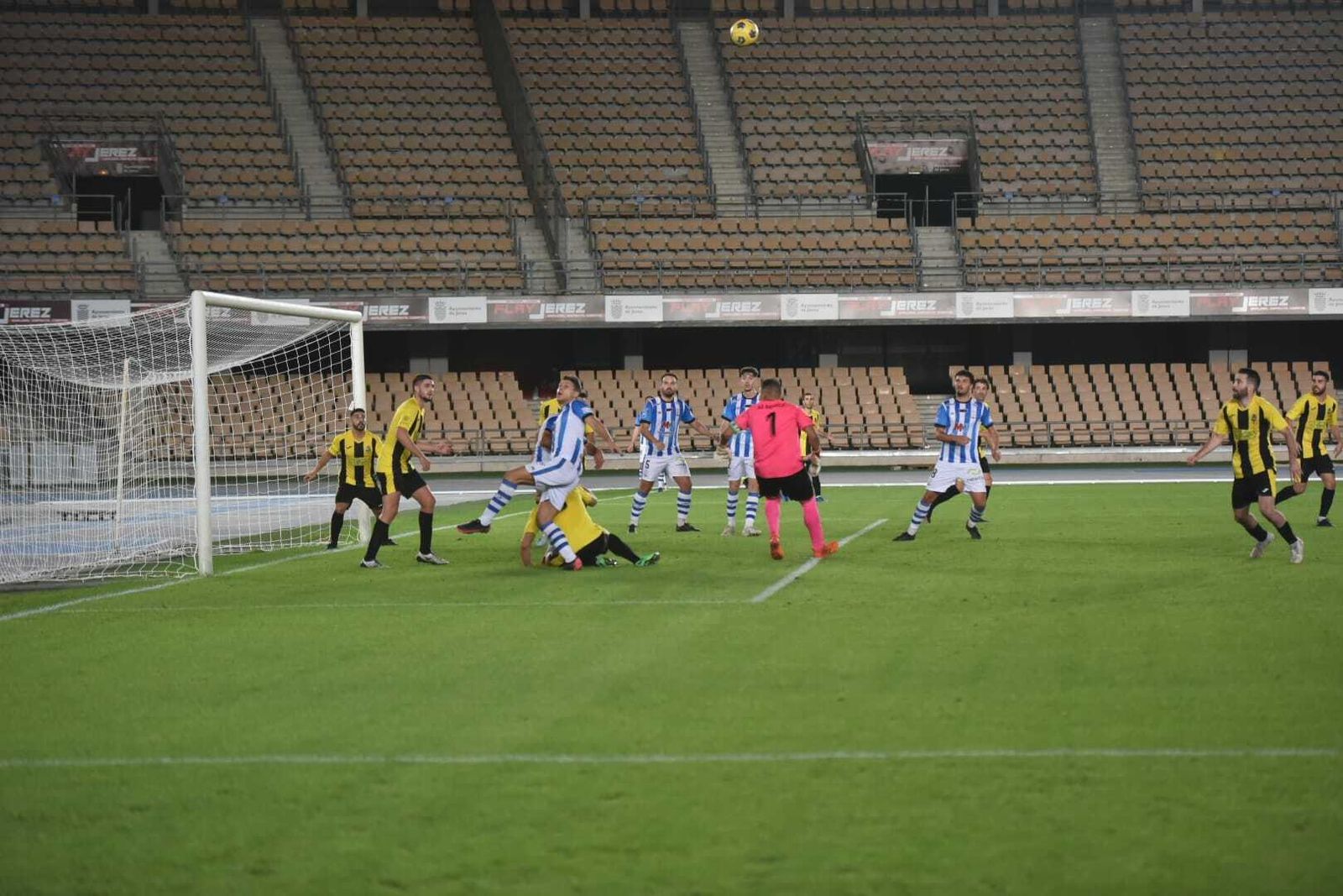 El Jerez Industrial abandona Chapín tras la resiembra y vuelve al Pedro Garrido.