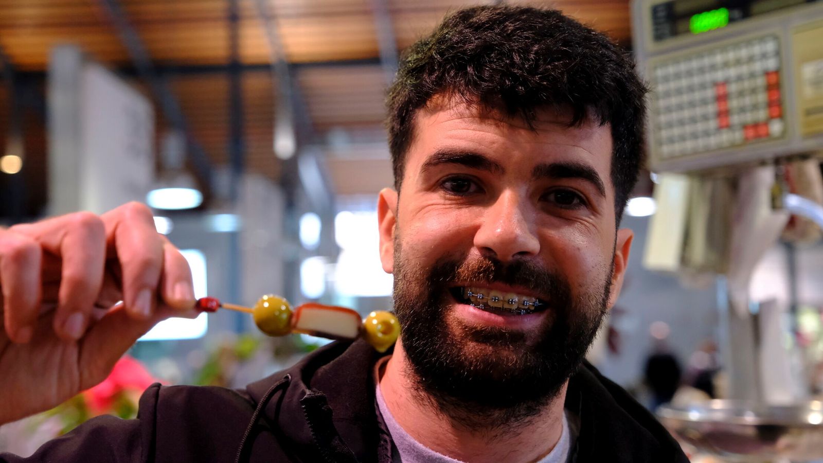 José Rumí, el puesto 35 del Mercado Central de Almería donde se sirven las gildas más elegantes, llamativas y sabrosas