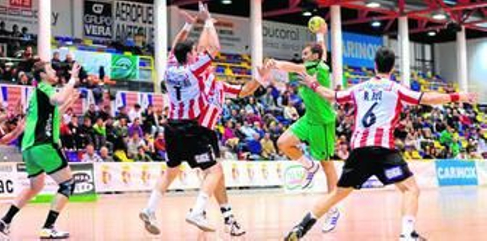 Pejovic y Savenco atacan, en una imagen de archivo.