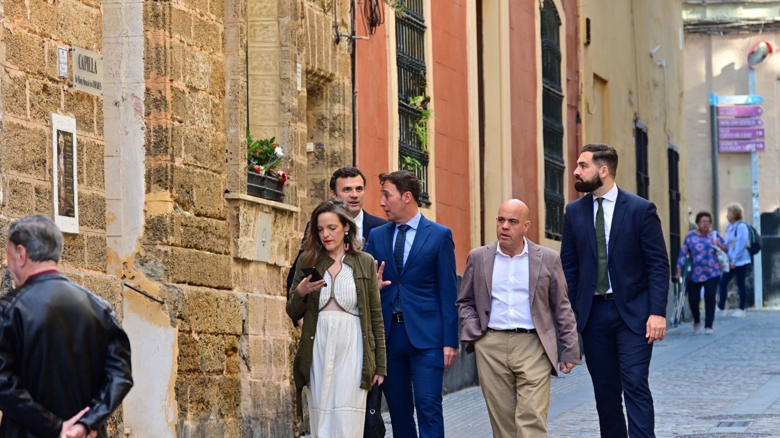 Campaña electoral con olor a incienso