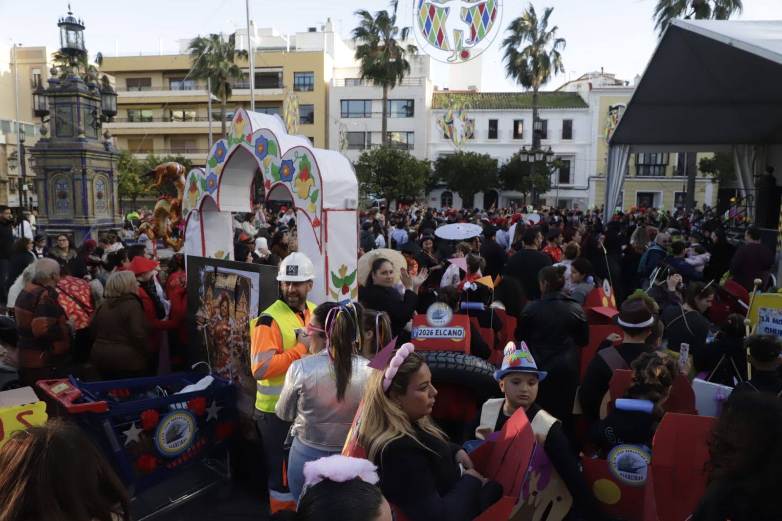 El Pasacalles Escolar del Carnaval Especial, en la Plaza Alta.