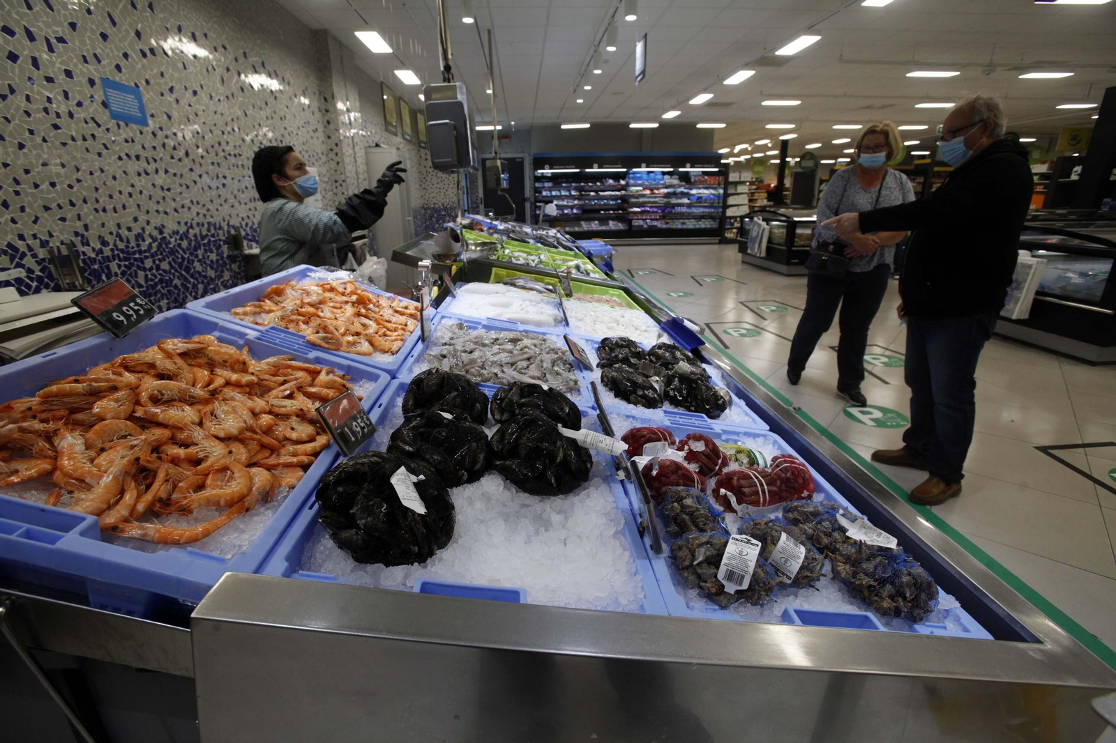 Imágenes del trabajo en la central logística de Mercadona