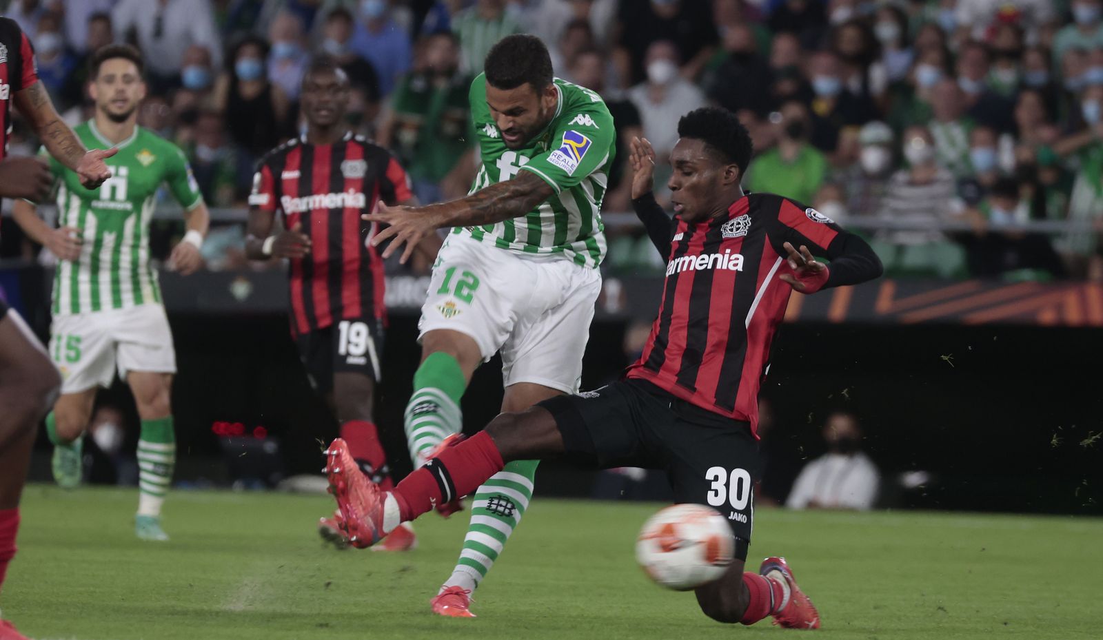 Las imágenes del Betis contra el Bayern Leverkusen