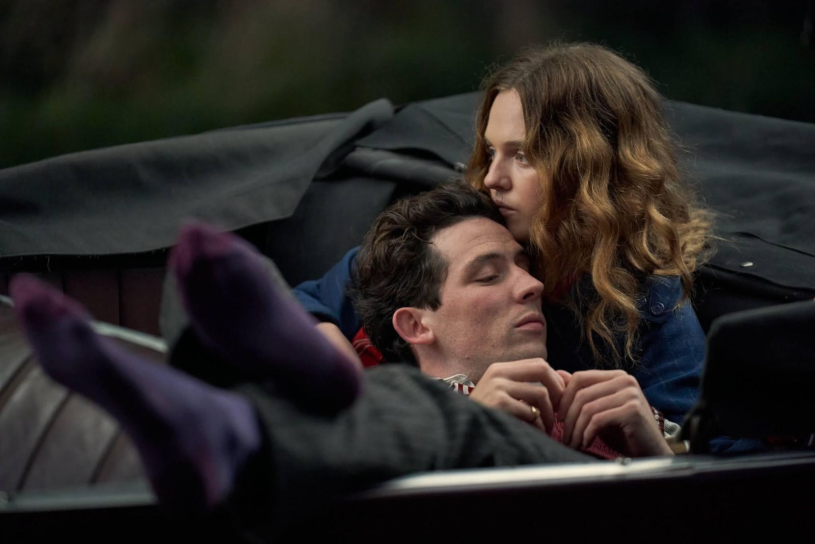 Josh O'Connor y Odessa Young en una imagen del filme.