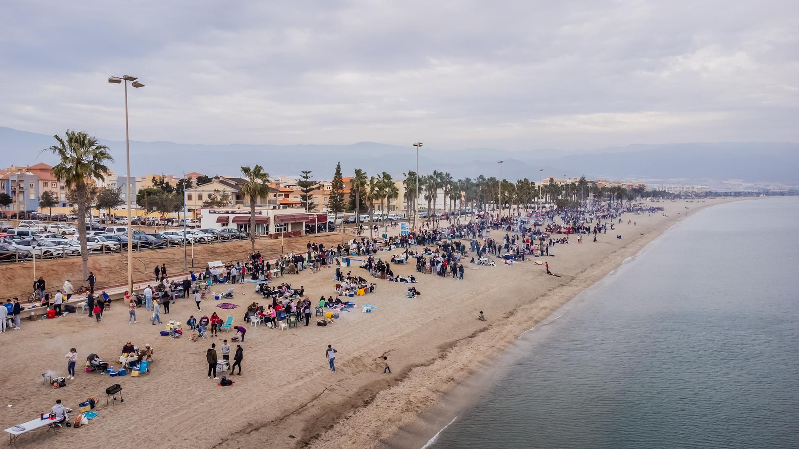 Así lucían hoy las playas roqueteras en las tradicionales moragas.