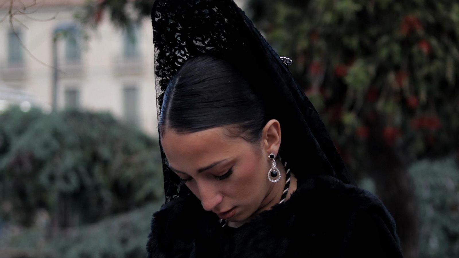 Estrella se vio sorprendida por la lluvia en su procesión.