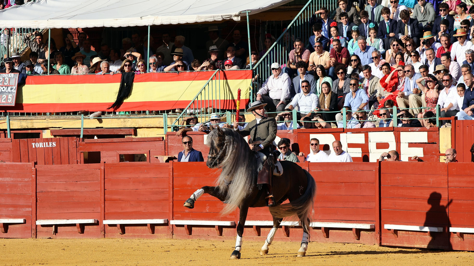 Andy Cartagena, Diego Ventura y Lea Vicens en la corrida de rejones de la Feria de Jerez 2024
