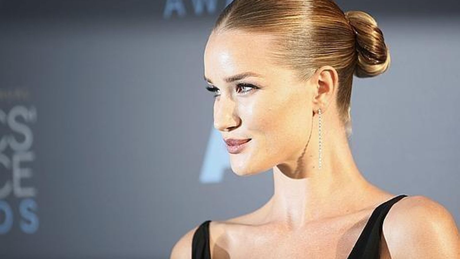 Peinado moño de bailarina.