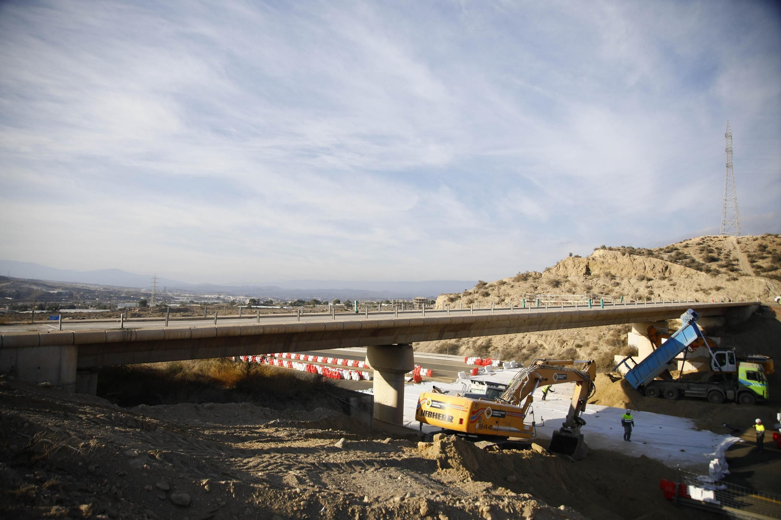 Imágenes del corte total en la A-7 de Almería