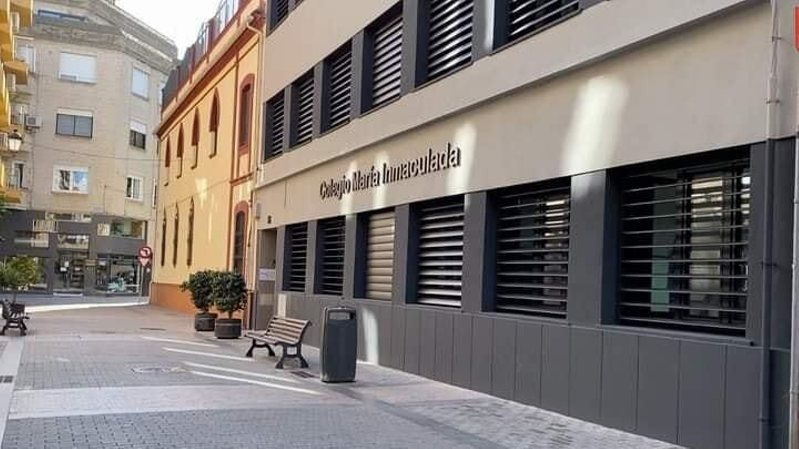 Colegio María Inmaculada de Huelva. Colegio María Inmaculada de Huelva.