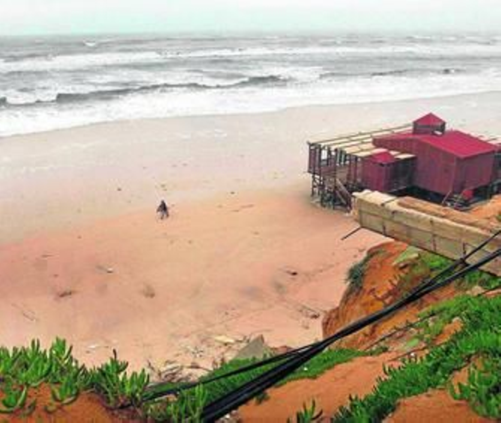 La costa oriental de Huelva se resentiría y aumentaría su regresión con el dragado del Guadalquivir.