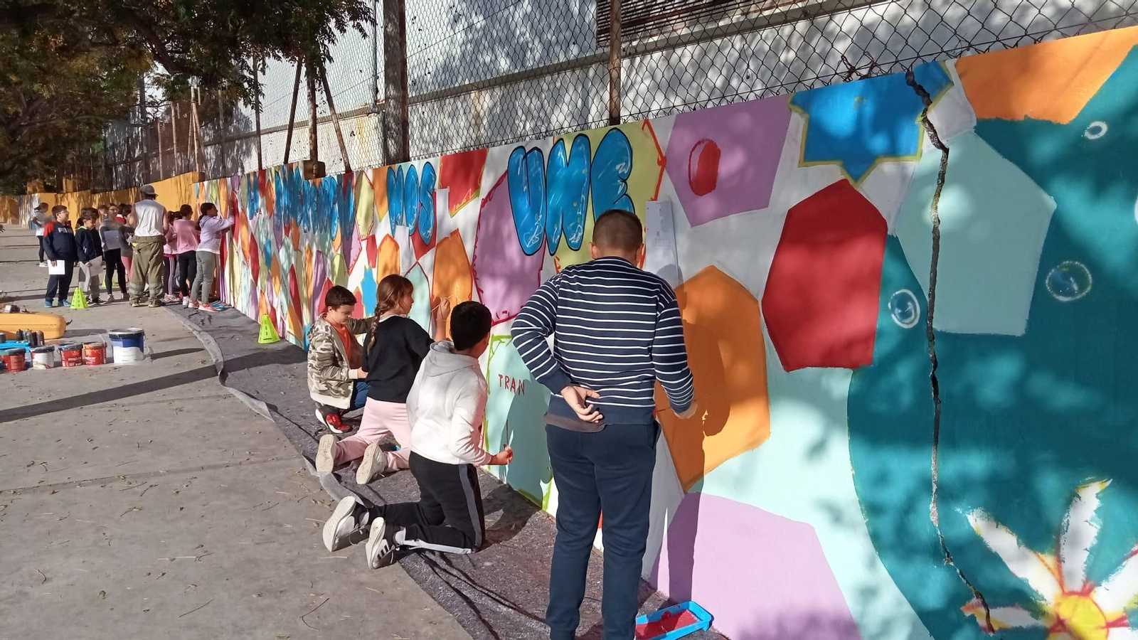 Fotos del mural por la inclusión del colegio Caetaria de Algeciras