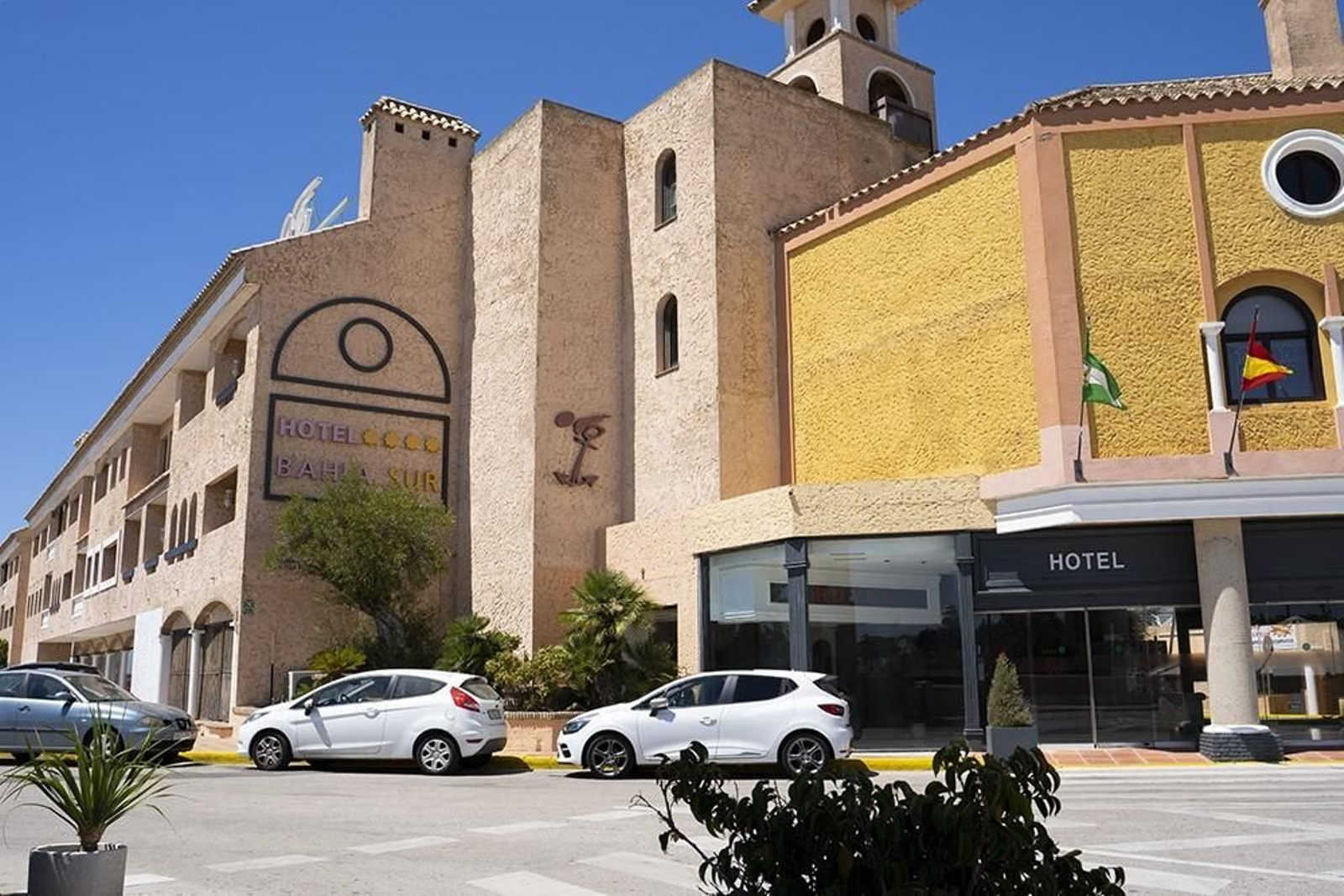 Hotel de Bahía Sur.