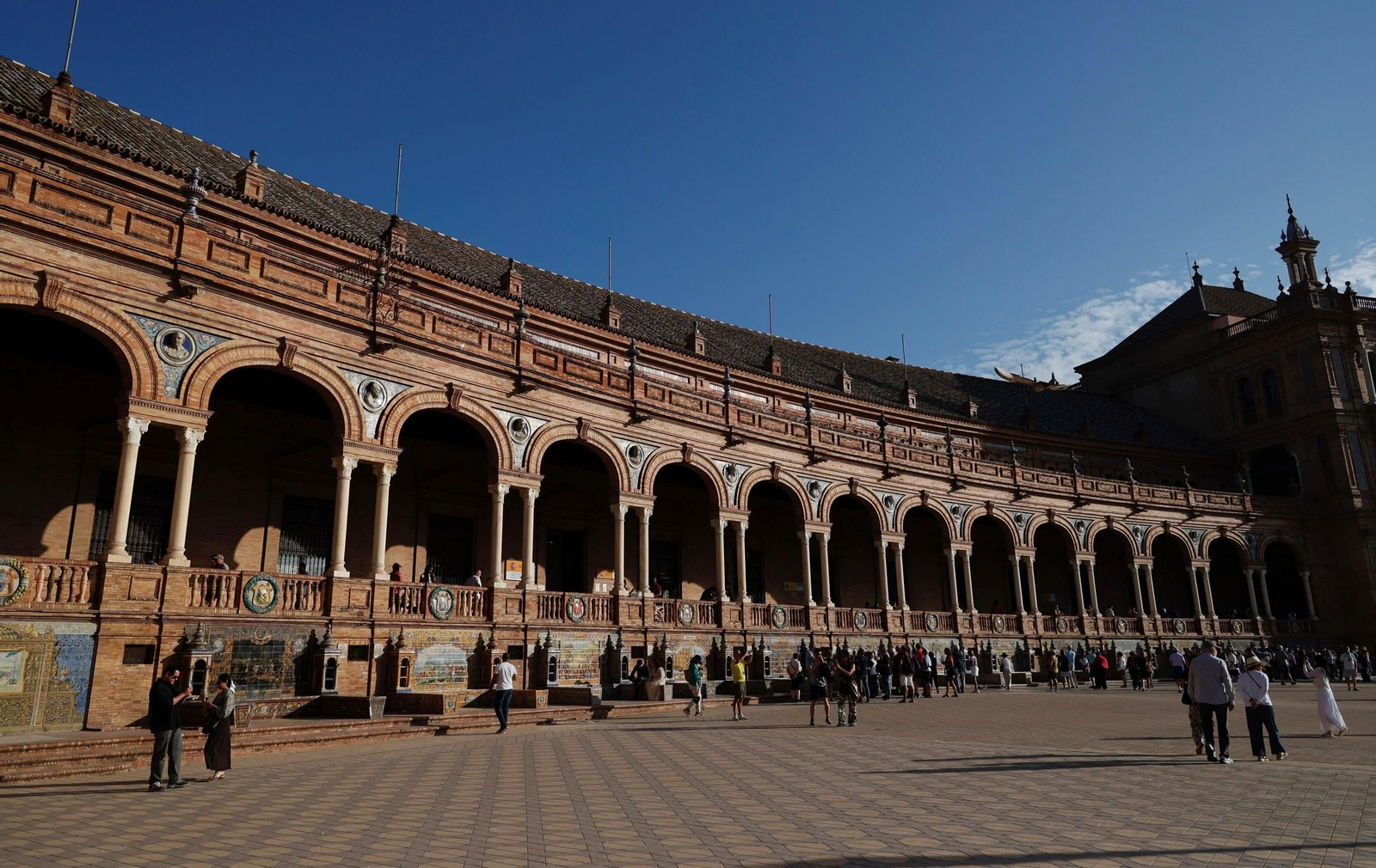 La galería de la Plaza de España.