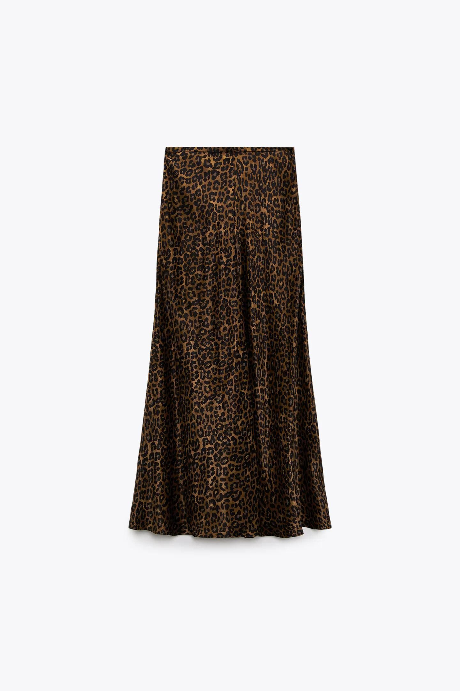 Falda en animal print de Zara.