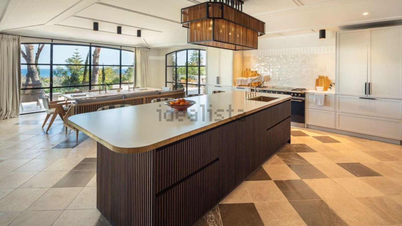 La isla de la cocina. La isla de la cocina.