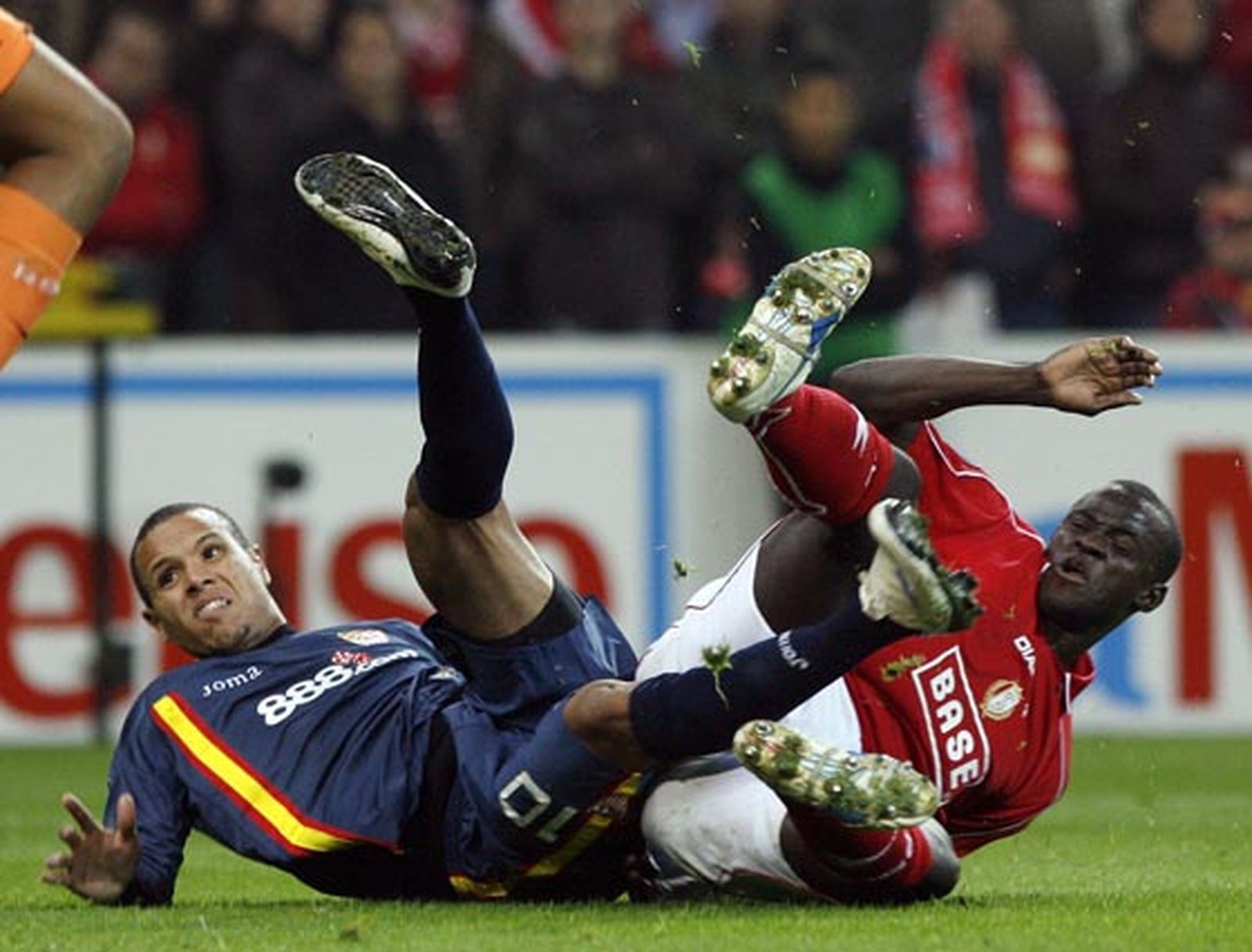 Standard-Sevilla (1-0): No hay quien pare la cuesta abajo