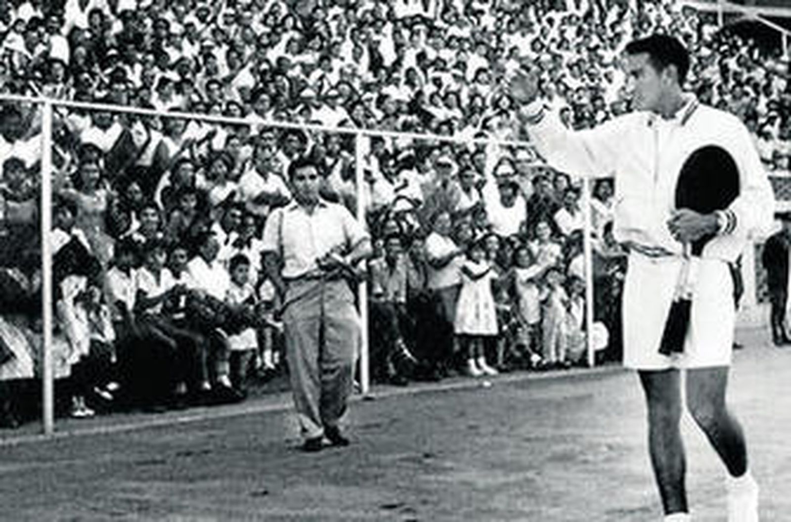 1962 El grupo de los Kramer en las pistas del Tenis de Cádiz