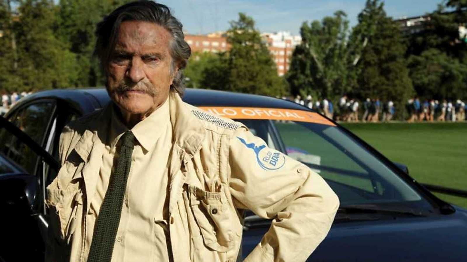 Miguel de la Quadra-Salcedo en sus años de director de la Ruta Quetzal